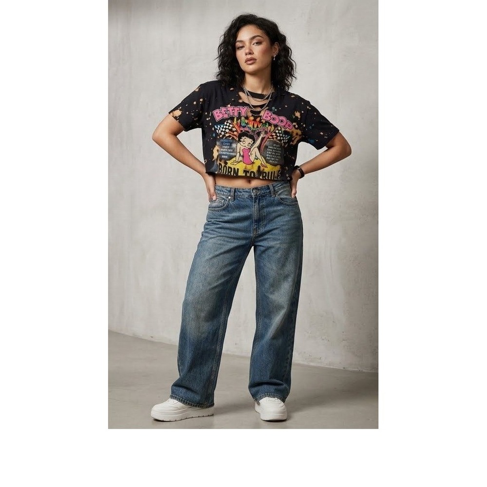 Betty Boop Graphic T-Shirt Women Small Black Bleach Splatter Biker Crop Top